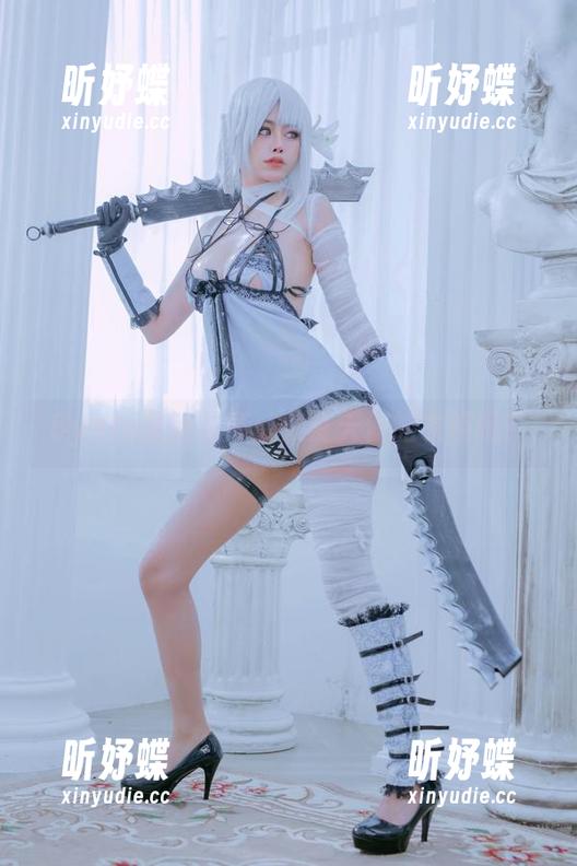 Byoru最新写真：羡慕天使的衣柜吗？