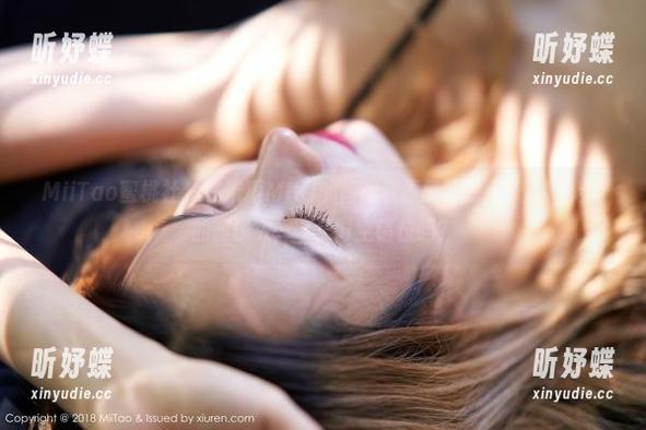 MiiTao蜜桃社 - 在米琪MIKI的修女资源里，找到了那种淡淡的超现实……是时空错位吗？