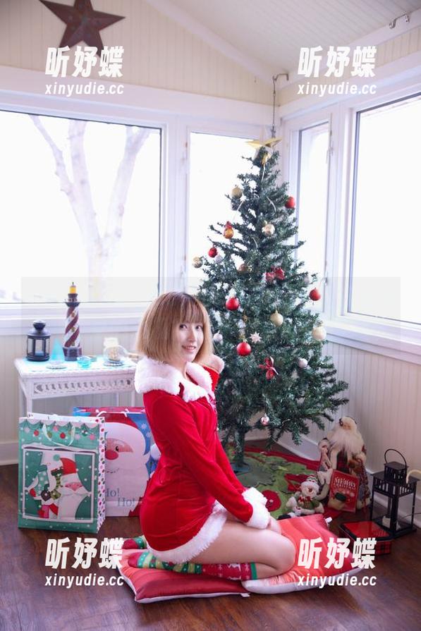 有谁注意到MissWarmJ在全套睡衣写真里的心机？藏得可真深啊。