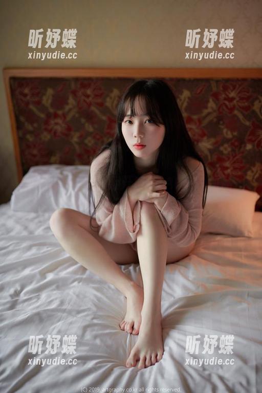 SWEETBOX：翻开MyuA(뮤아)的私拍，来一场无声的俏皮对话