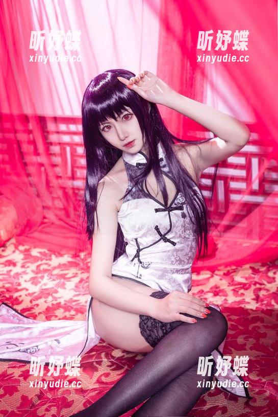 迷失在Shika小鹿鹿的制服合集里，真心觉得服装有点太迷人了。