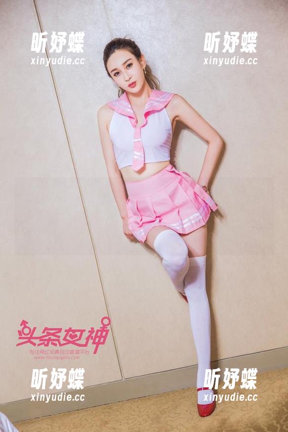 TouTiao头条女神 - 翘臀私房图集：杨漫妮baby化身健身教练，教你把“呱呱”的梦变成Doe的不再遥远！