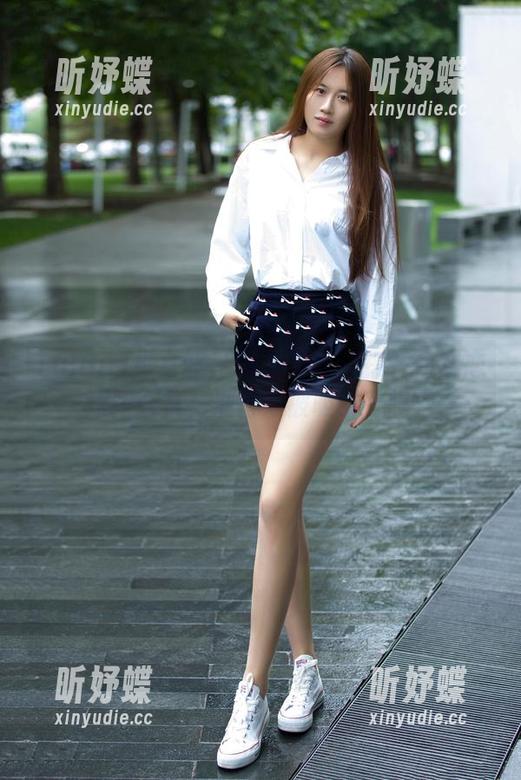 TuiGirl推女郎 - 网盘取货：打开何奕恋短裙合集，准备好被吸引了吗？