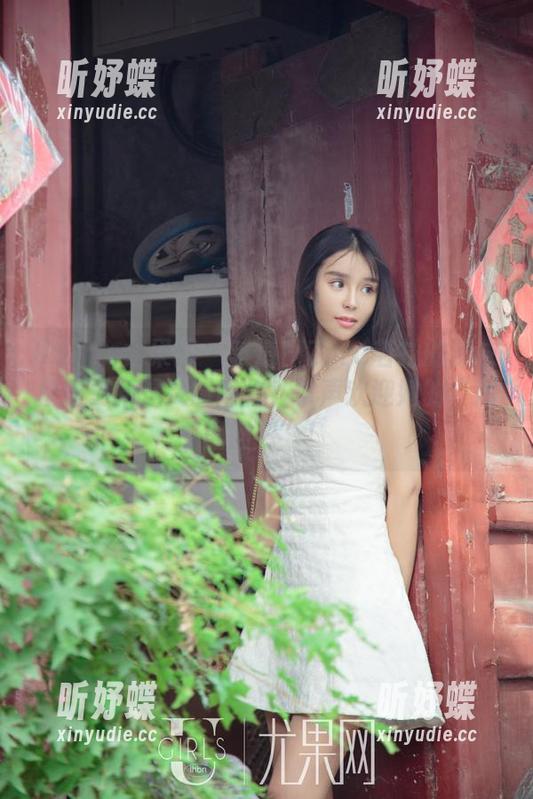 UGirls尤果网 - 难道！Zora若拉的皮衣套图更新是灵感降临？掌声欢迎她的“短期回归”！