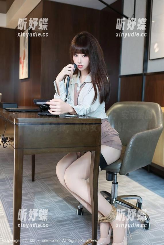 Xiuren秀人网-安沛蕾 Xiuren秀人网 - 办公室氛围:安沛蕾的高清写真,职场女神上线!