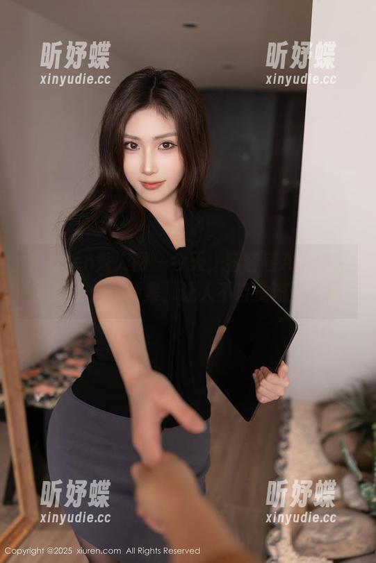 Xiuren秀人网 - 今天，容容容Alice又更新了自拍图集，让人不自觉流连忘返
