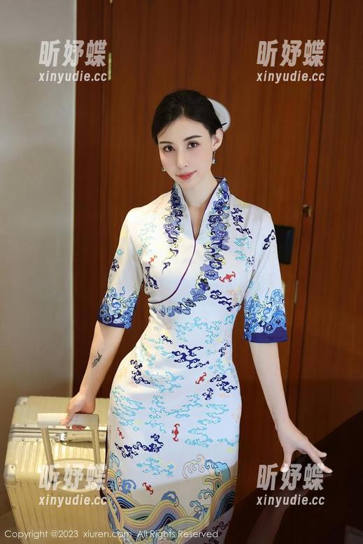 Xiuren秀人网-小泡芙 Xiuren秀人网 - 最近看了小泡芙的作品,对这个学妹的爱意升华!更新进行时