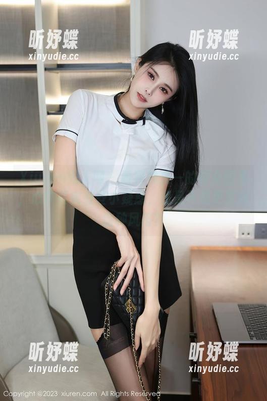 Xiuren秀人网-林乐一 Xiuren秀人网 - 看到林乐一的修女图集,心中其实有些小疑惑,我是不是更喜欢这种风格?