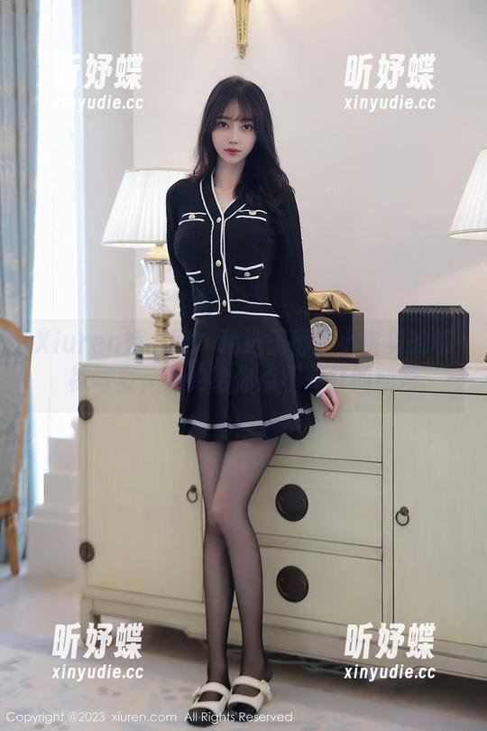 Xiuren秀人网 - 精选王俪丁小宝贝的棉袜写真，隐约给你点不一样的期待