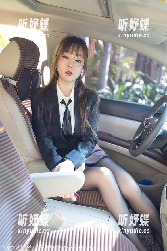 YouMi尤蜜荟 - 看周妍希穿皮衣，私拍合集里藏了多少小心思？