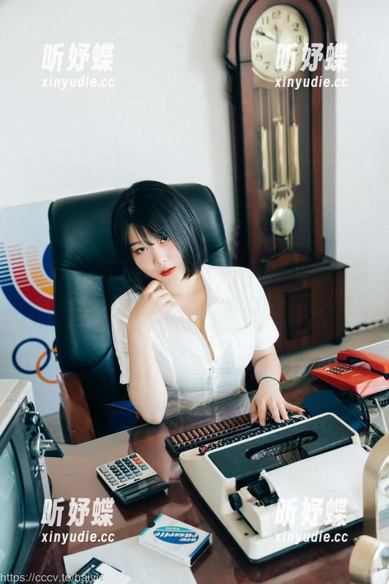 最新作品集上线，Zia(지아)把“御姐”的气场演绎得太到位了，真心期待下一步