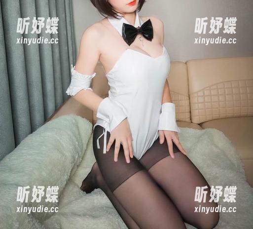 w黑米粥w再放大招，最新女仆黑丝图片好像在撩嘛。