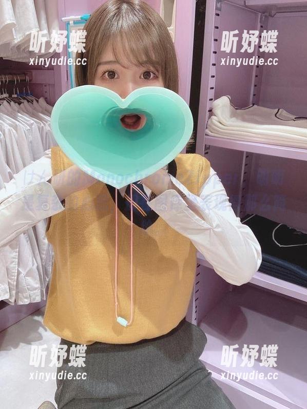 けん研的MonochromeZipper，明明是复杂的心思，却在图库里表现得那么简单。