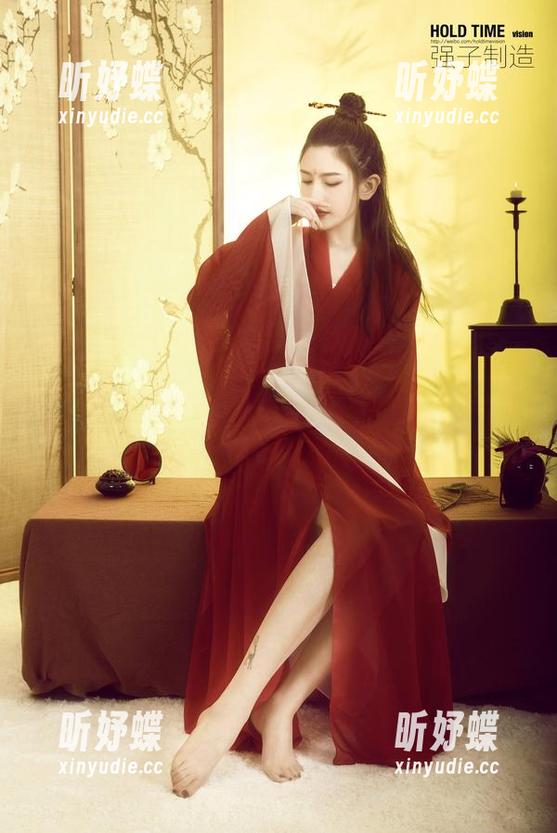 丽柜 - Cherry的自拍图片集——不是每个角度都那么好看，但依然迷人！
