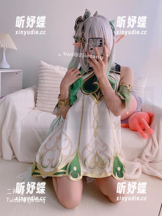 二阶堂宅绘子出新花样！快来看这写真集里的JK学妹，分享就像偷偷探闻到的灵感！
