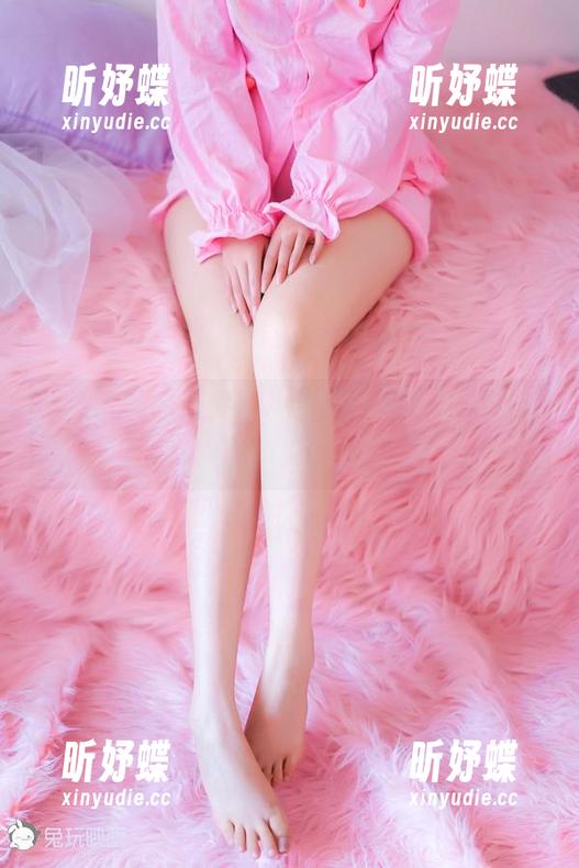 兔玩映画晚上试穿水手裙的心情真的很微妙，快来下载我的写真集！