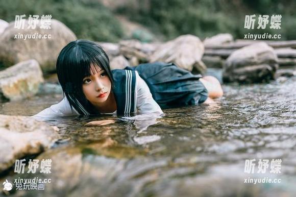 兔玩映画合集：黑色制服的少女，最新流行趋势？不如说是我的小心思～