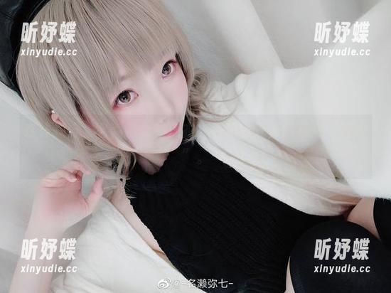 在线探访，名濑弥七的皮衣，高亮部分真的有点“别致”。