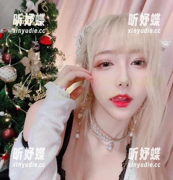 谈话中不小心聊到啾小妍Deer的美腿套图，竟然成了热议话题。