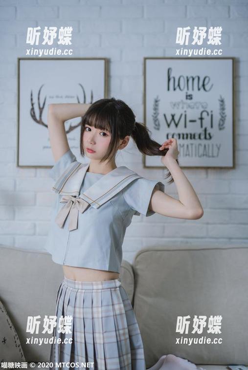 或许这就是喵糖映画的魅力，原图里的她和白色长裙一起偷走了我的视线。