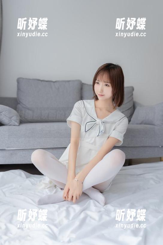 看过喵糖映画的免费的户外JK制服，脑海里会浮现出青春的青涩呀～