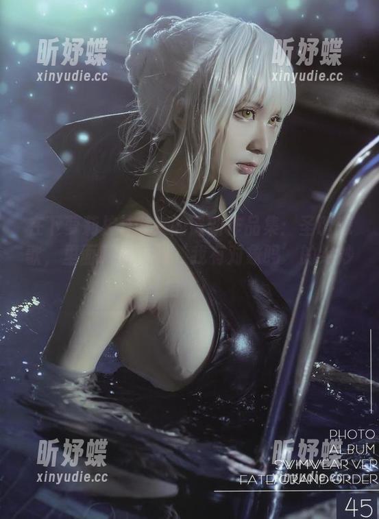 在下萝莉控ii带来的最新作品集：圣诞恋歌，里面藏着一问‘我有对象吗’的绝妙拍法！
