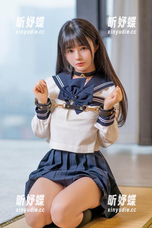 失眠小宁的草莓少女风格，简直就是“甜到发腻”。