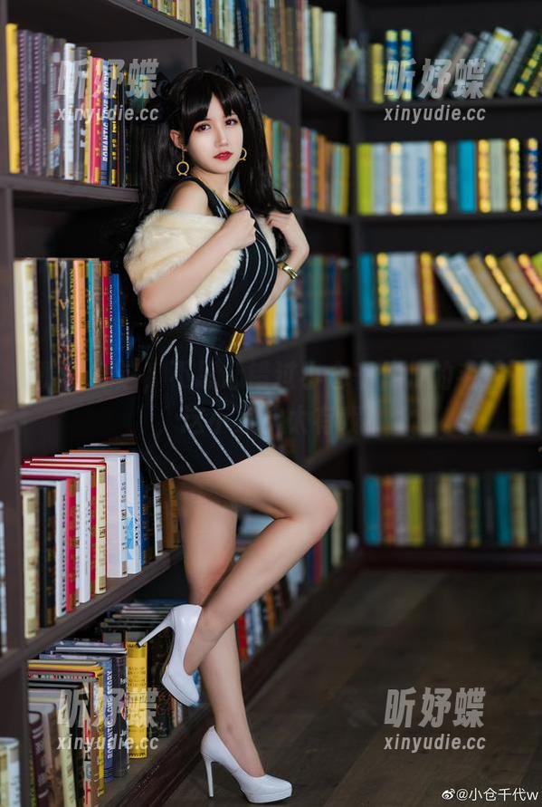 原图在这，不忍心错过小仓千代w的毛衣，这小家伙太有戏！