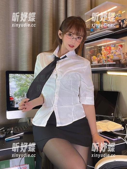 微密圈 - 张思允的牛仔短裤：美图和套图，快来瞅瞅这啥新风格？