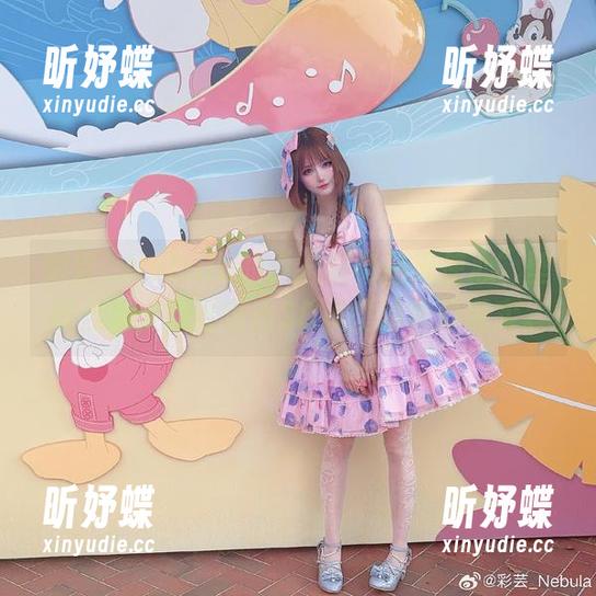 彩芸_Nebula的“人形电脑天使心”壁纸合集，颜值堪比3D模型的奇幻现实。