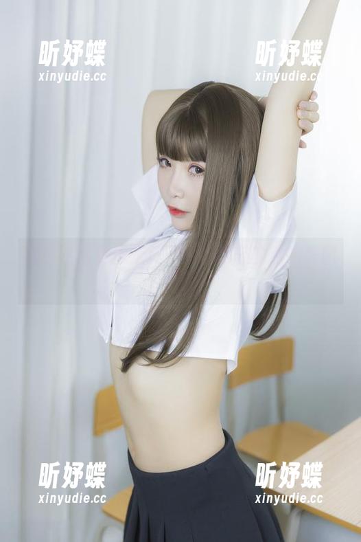 嗨！这里是抱走莫子和高跟鞋的私拍美图大冒险