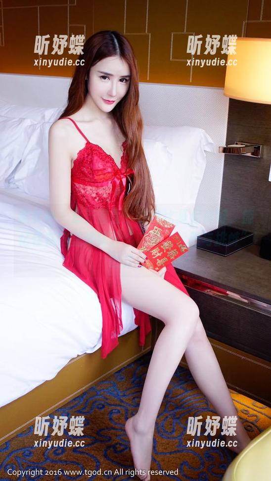 推女神 - 最新套图，这身比基尼真好，施忆佳在这里演绎什么叫做“优雅与挑衅”的结合。