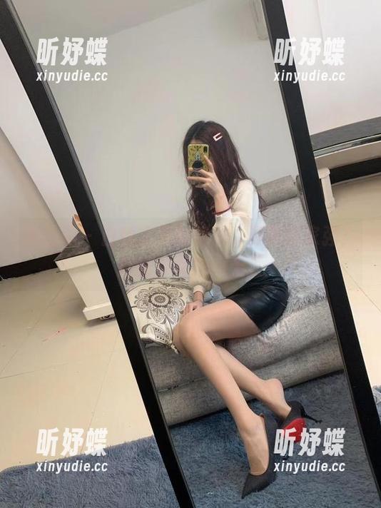 微密圈 - 白丝之下的细节，原图哪家强？提袜少女独一无二
