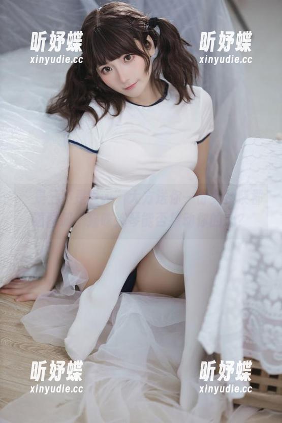“是三不是世w”大方送你一份免费柴郡猫图册，猫咪弹琴能否撩动你的心？
