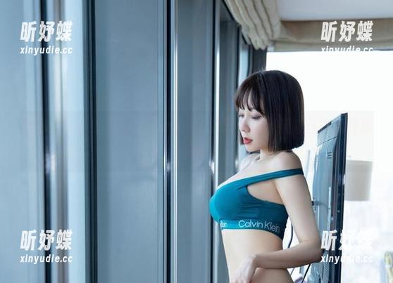 微密圈 - 一打开果儿Victoria的图包，半腿肉丝直接截我信仰！