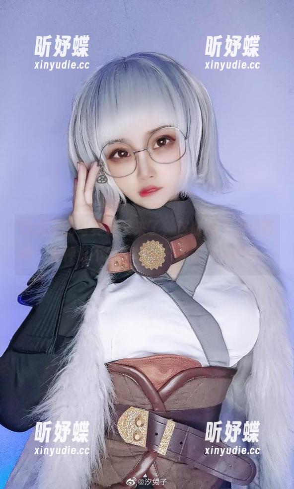 汐兔子的写真集又来了，这版的‘初代萌神’有种说不出的好，只能先下了再说。