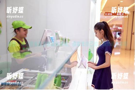 爱丝 - 瑶瑶在私房里的瑜伽挑战，感觉我自己的才是挑战生命啊