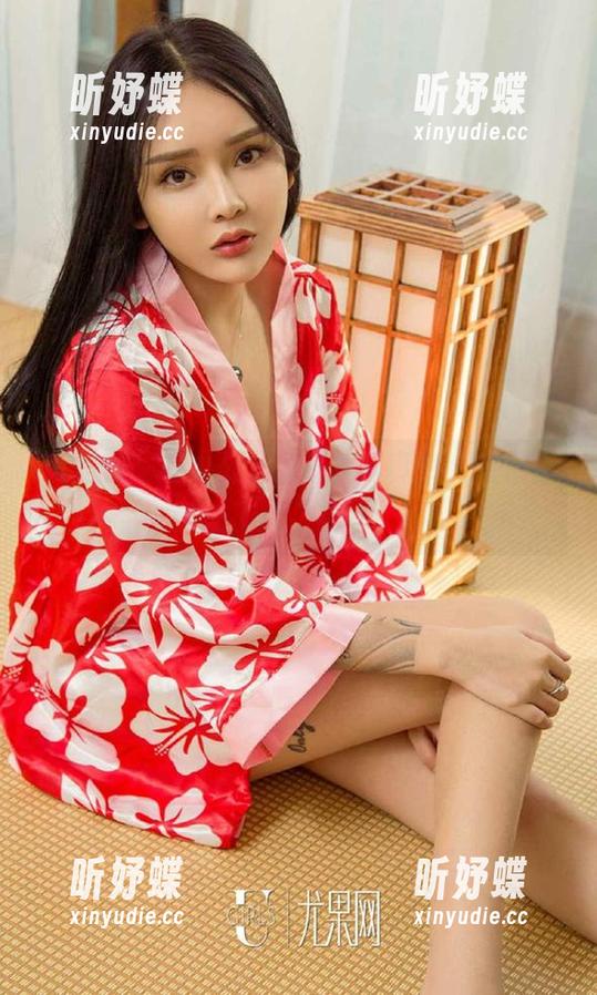 爱尤物 - 在办公室的最新写真中，穆菲菲又来了点“花样”！