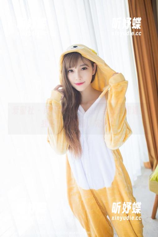爱蜜社-闵妮Mily 爱蜜社 - 闵妮Mily私拍:当连衣裙遇上我的悠闲日常,完美!