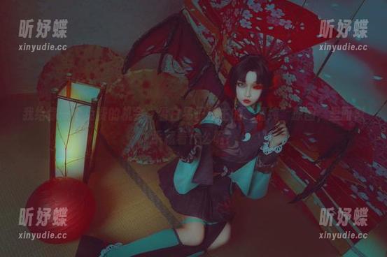 我给你一个免费的机会，看白易子教主的“清纯”原图，里面似乎藏着什么呢？