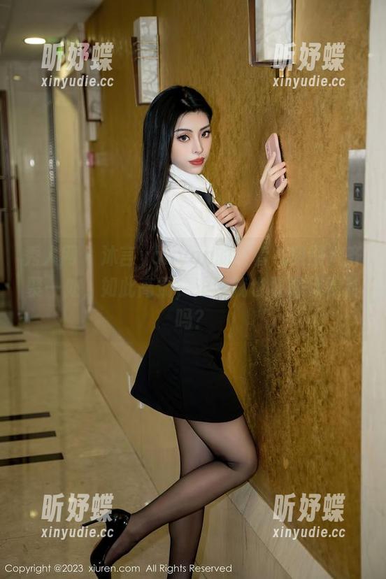 秀人网 - 沐言yanyan的全套礼服图片齐聚一处，如此高端，难道我也要进行犒赏吗？
