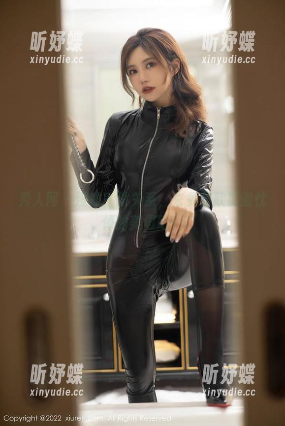 秀人网 - 没钱？没关系，来免费欣赏谢忱倬的美脚吧！