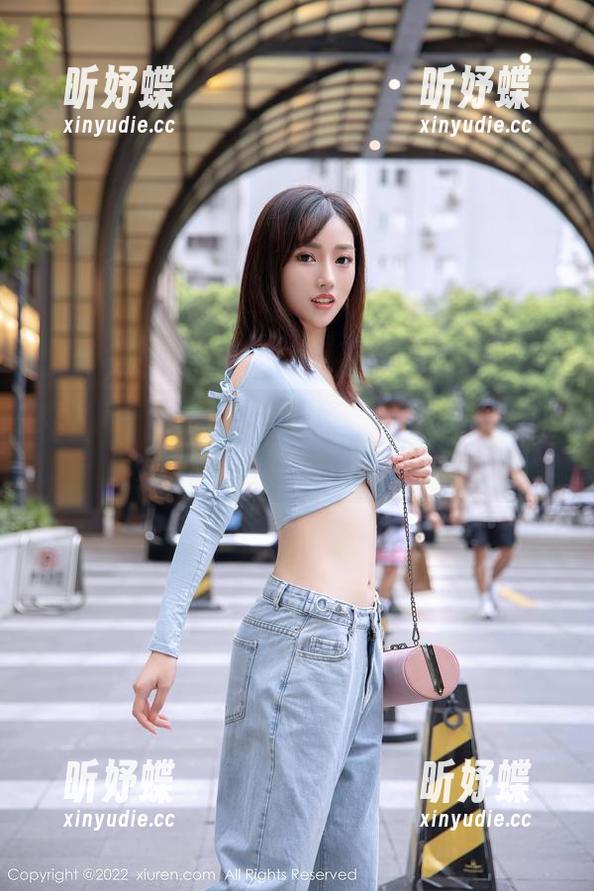 秀人网 - 当金妍兮的视角遇上校园，这原图居然让人想打卡教室！