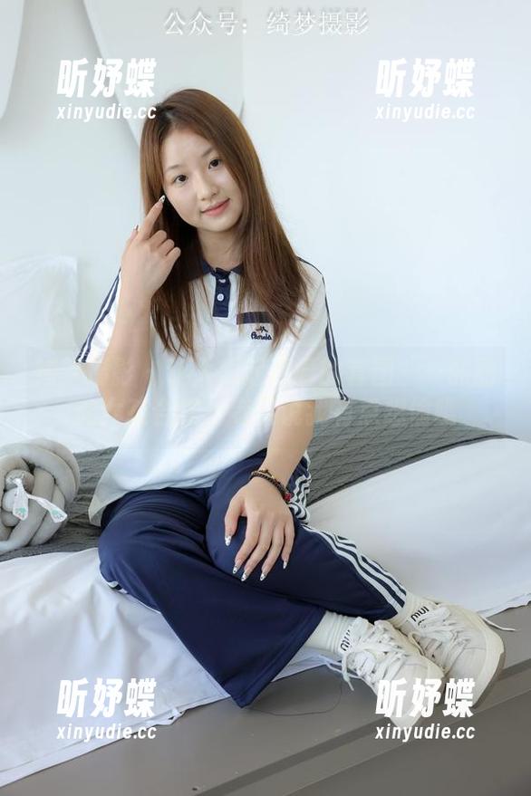 绮梦摄影 - 让人想起青春的套图——丽丽的女孩合集，老实说我有点想偷瞧