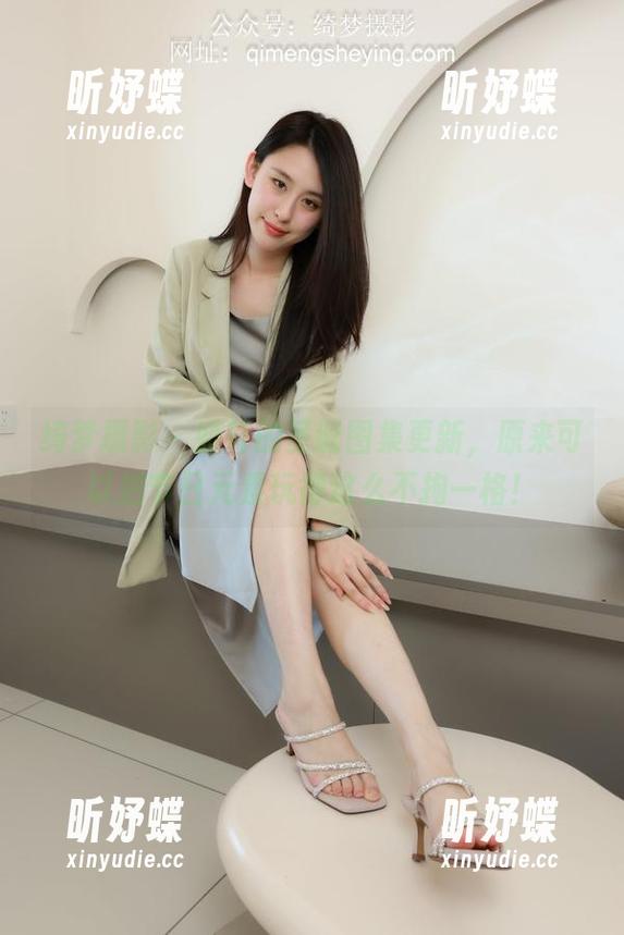 绮梦摄影 - 娅轩的圣诞图集更新，原来可以把节日元素玩得这么不拘一格！