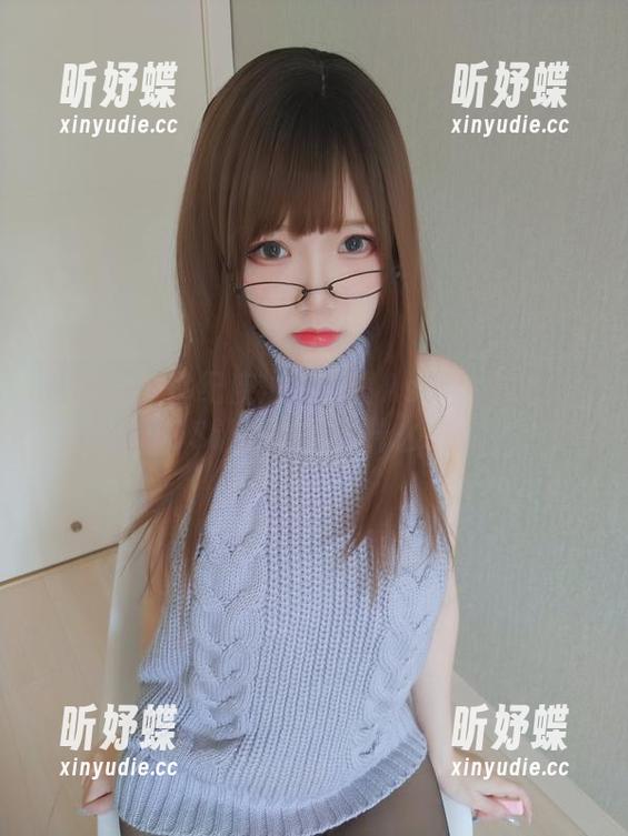 说好的中世纪魔法？雪晴Astra的2023圣诞节COS让我想到了什么，你懂的。