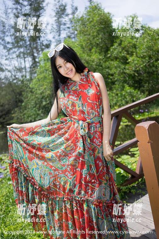 青豆客-莫晓茜sunny 青豆客 - 还以为白色无害,结果莫晓茜sunny的私拍美图让我上了色彩的贼船