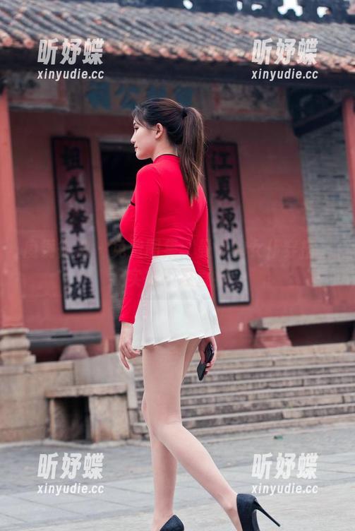 魔镜街拍-曼曼 魔镜街拍 - 免费图集:曼曼的女仆穿搭,实在不忍直视